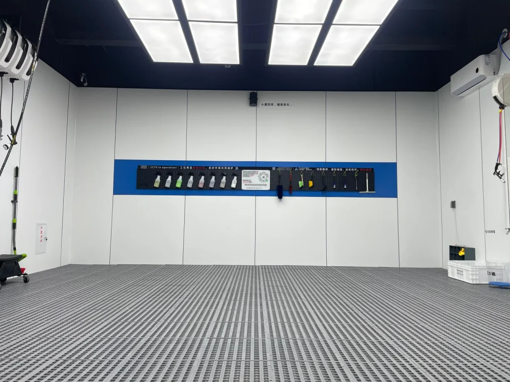 Interlocking garage flooring in an empty vehicle bay
